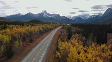Göllü Kananaskis il parkı
