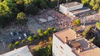 Başkan adayı destekçilerine hava görüşü 