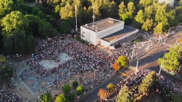 Opinião aérea sobre um apoiante do candidato presidencial — Vídeo de Stock