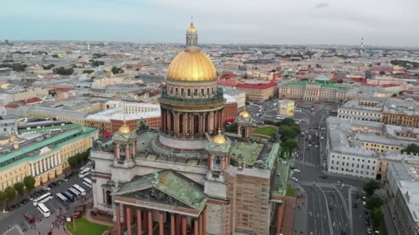 Drohnenblick auf die Sehenswürdigkeiten von Sankt Petersburg — Stockvideo