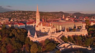 Matthias Kilisesi ve Budapeşte 'deki Balıkçı Kalesi