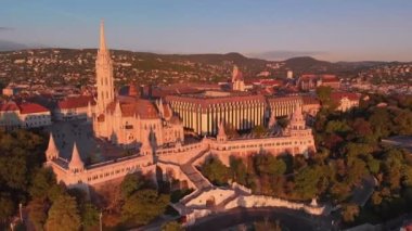 Matthias Kilisesi ve Budapeşte 'deki Balıkçı Kalesi