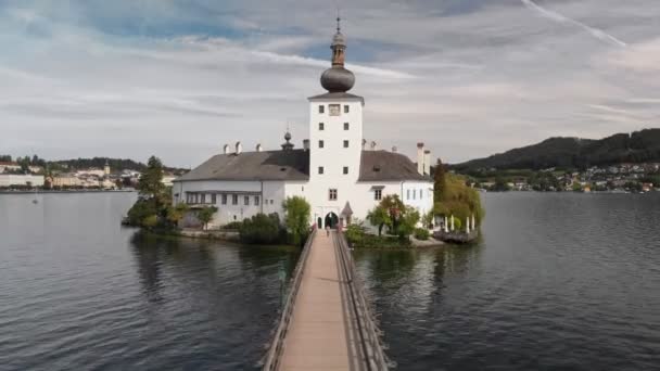 Gmunden Schloss Ort 'un Manzarası — Stok video