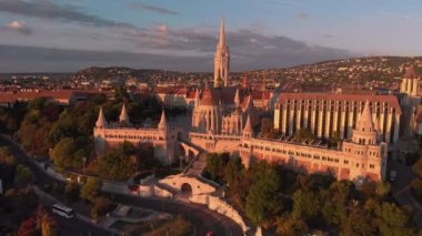 Matthias Kilisesi ve Budapeşte 'deki Balıkçı Kalesi