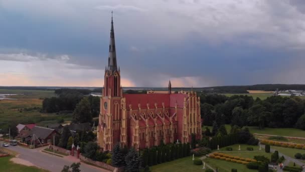 Svatá Trojice je katolická církev — Stock video