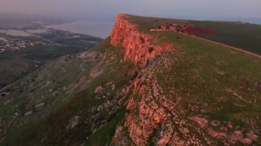 Mt. Galile Denizi 'nin yanındaki Arbel.