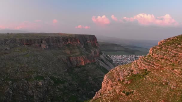 Mt. Galile Denizi 'nin yanındaki Arbel. — Stok video