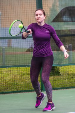 Sabah tenis antrenmanı