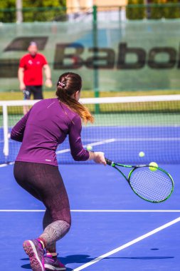 Sabah tenis antrenmanı