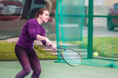 Sabah tenis antrenmanı