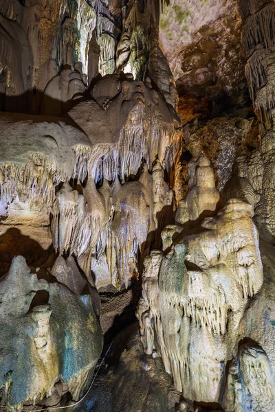 Karaca Mağarası bir mağara ağıdır.
