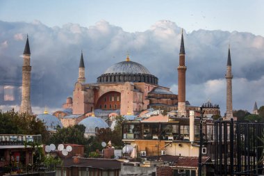 İstanbul ana gösterileri