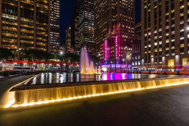 Radio City Music Hall geceleri birçok Noel ışıklarıyla süslenir. New York, ABD - 09 Ekim 2018.