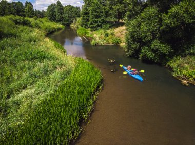 Beyaz Rusya 'da kayak yapmak için ünlü Isloch nehri manzarası..
