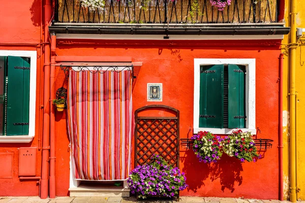 Casa roja Burano — Foto de Stock