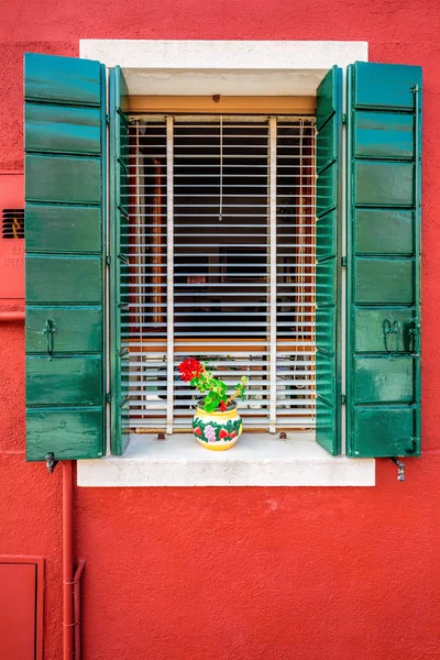 Windos coloridos em Burano — Fotografia de Stock