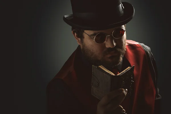 Steampunk adam portresi