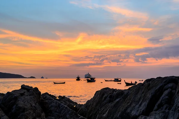 Long Exposure of Sunset at Kalim beach, Phuket, Thailand — стоковое фото