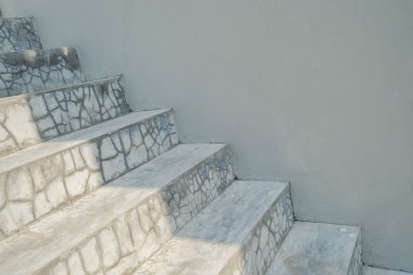 Beton merdiven ve gri duvarlar arka plan