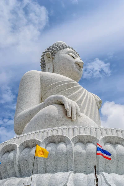 Wielki Budda pomnik na wyspie — Zdjęcie stockowe