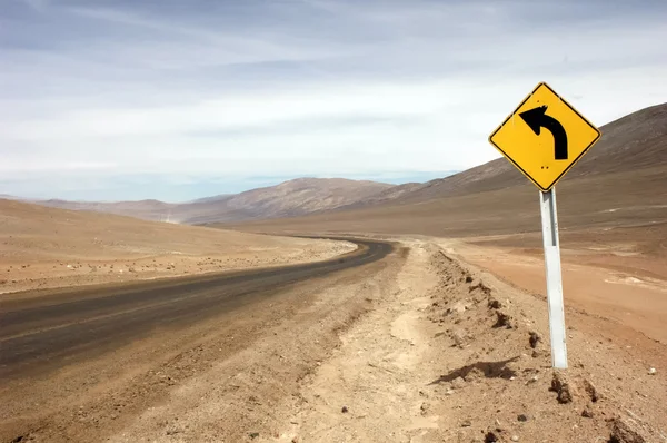 Cartello stradale nel deserto — Foto Stock