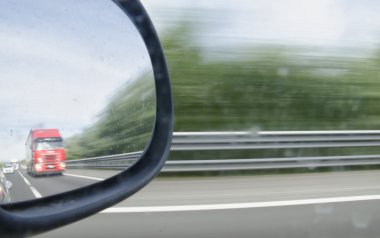 Karayolunda trafik tehlike