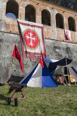 Çadır ve tarihi yeniden yürürlüğe girmesi top