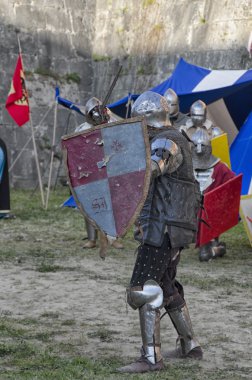 Şövalye düello hazır