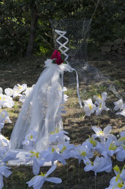 Demir siluet düğün elbise ile