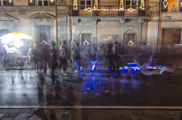 Visión borrosa de la luminara de Pisa —  Fotos de Stock