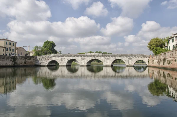 Romerska bron av Tiberius i Rimini — Stockfoto