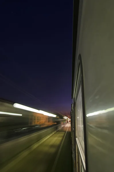 Train crossing the hinterland of Tuscany — Stock Photo, Image