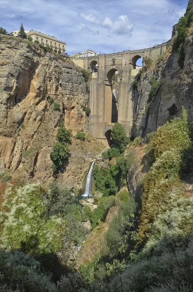 El puente y la cascada de Ronda — Foto de Stock
