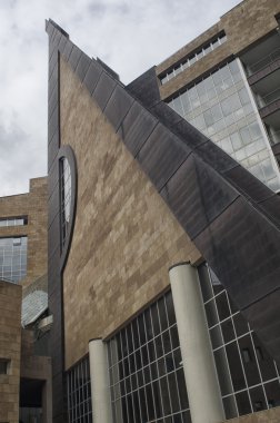 çizgiler ve üçgenler