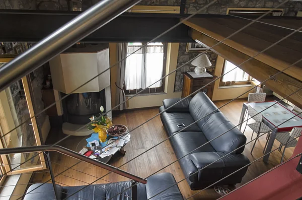 階段から高級マンション — ストック写真