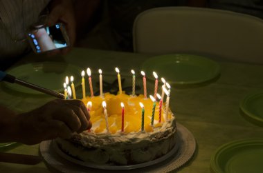 Doğum günü pastası mumlar