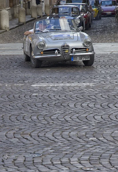 Coche de lujo al inicio del Gran Premio de Nuvolari — Foto de Stock