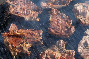 Izgara domuz eti ızgara üzerinde