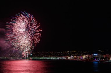 Üzerinde 14 Temmuz Nice Day kutlamaları havai fişek