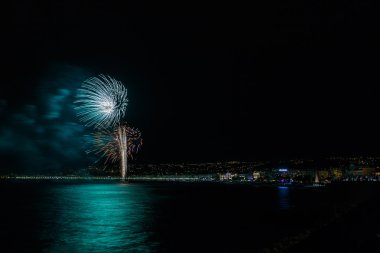 Üzerinde 14 Temmuz Nice Day kutlamaları havai fişek