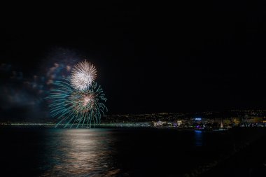 Üzerinde 14 Temmuz Nice Day kutlamaları havai fişek