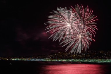 Üzerinde 14 Temmuz Nice Day kutlamaları havai fişek