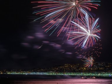 Üzerinde 14 Temmuz Nice Day kutlamaları havai fişek