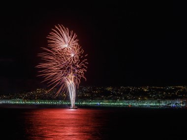 Üzerinde 14 Temmuz Nice Day kutlamaları havai fişek