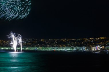 Üzerinde 14 Temmuz Nice Day kutlamaları havai fişek