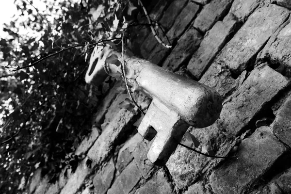Riesiger Oldtimer-Schlüssel — Stockfoto