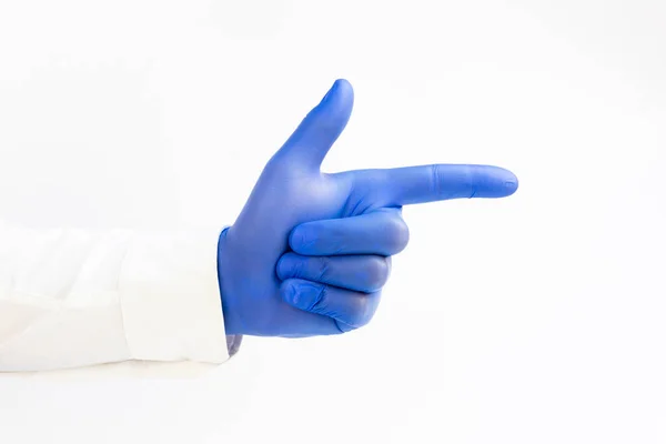 博士身穿蓝色乳胶手套和指尖食指 白色背景 复制空间 — 图库照片