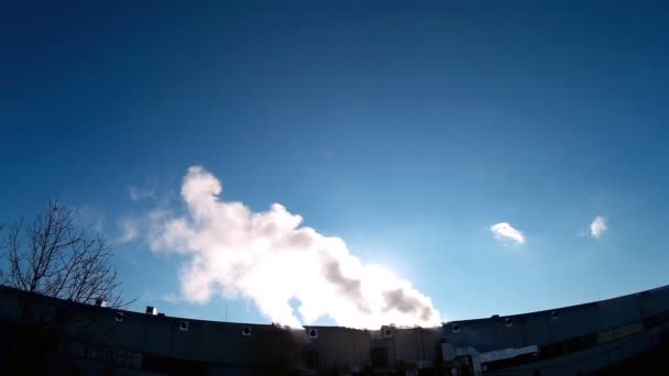 Fabrikadan duman — Stok video