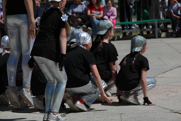 Children Sports Team Playing Game Excited Young Players Starting Line — Stock Photo, Image