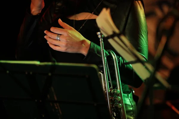 Musical Instrument Hand Woman Musician Trumpet Illuminated Spotlight Nightclub Music — Stock Photo, Image